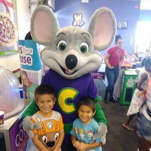 Meet your Posher, Debbie